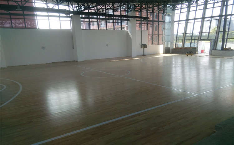 橡膠木排球館木地板哪個品牌好？