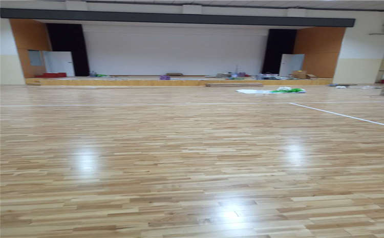 20厚乒乓球館木地板哪個牌子好？