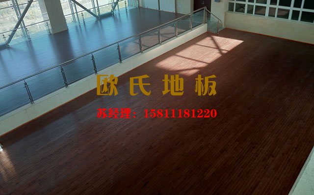 舞臺(tái)木地板不防滑怎么辦？看看廠家的做法