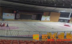 ?？谟材酒罂诨@球場地板哪個好