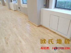 為什么籃球場所大多采用運(yùn)動木地板？答案在這！
